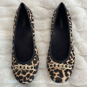 Vionic leopard print ballet flats, size 7.5